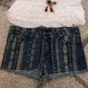 Beautiful Stretch jeans short.